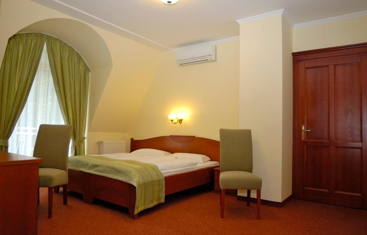 Gosztola Gyoengye-Az Erdo Szallodaja Exterior foto