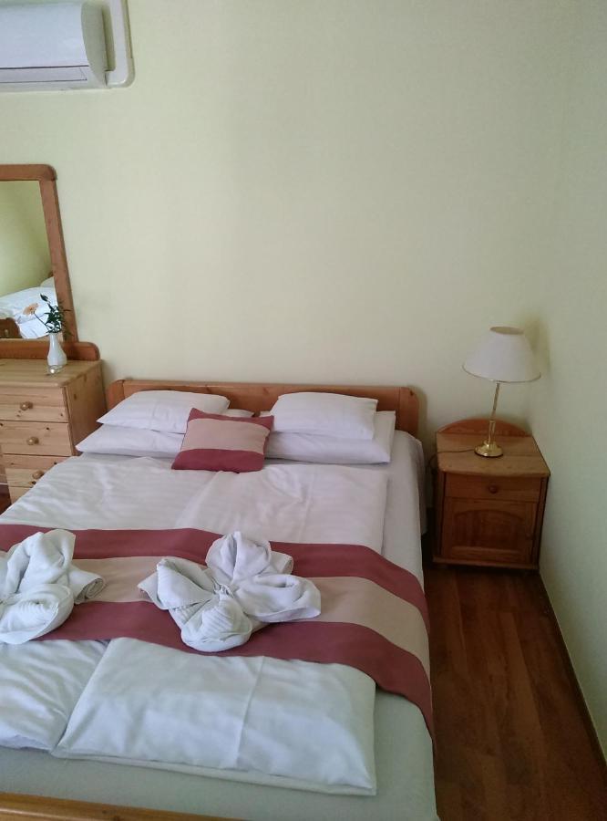 Gosztola Gyoengye-Az Erdo Szallodaja Exterior foto
