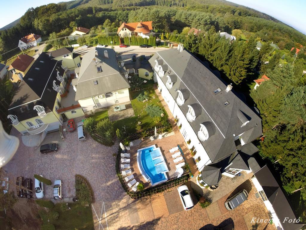 Gosztola Gyoengye-Az Erdo Szallodaja Exterior foto