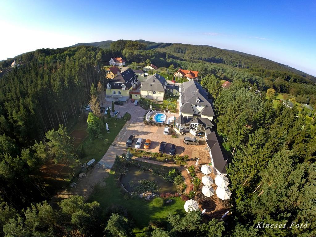 Gosztola Gyoengye-Az Erdo Szallodaja Exterior foto