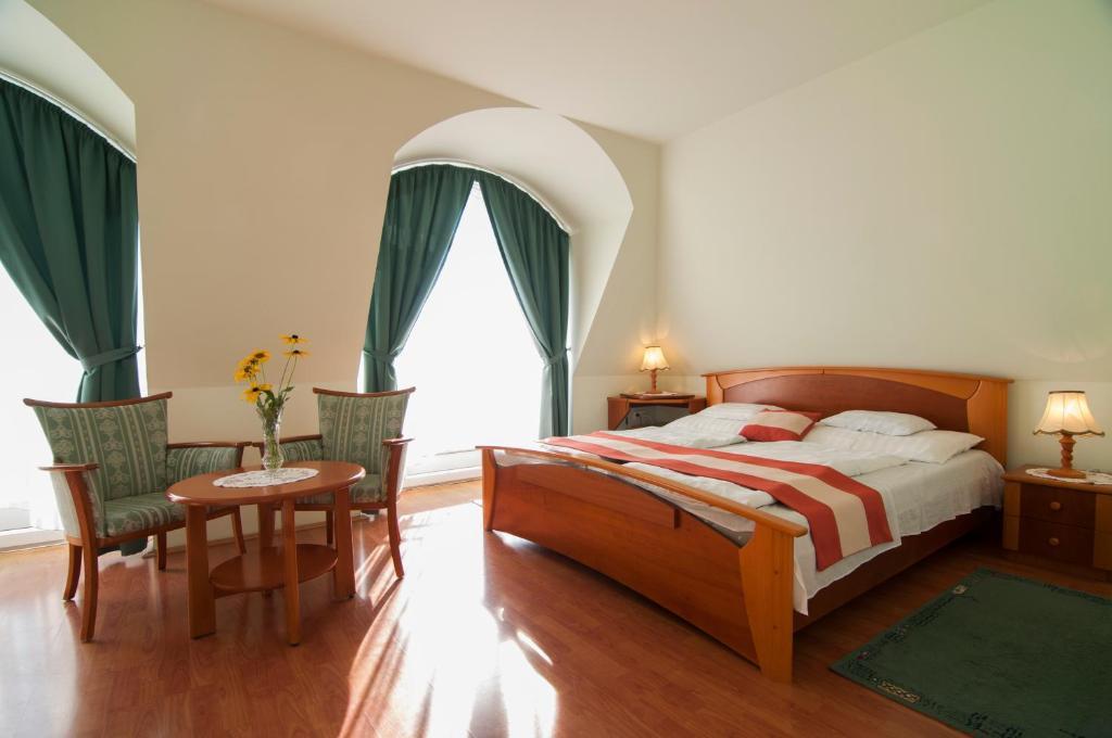 Gosztola Gyoengye-Az Erdo Szallodaja Zimmer foto